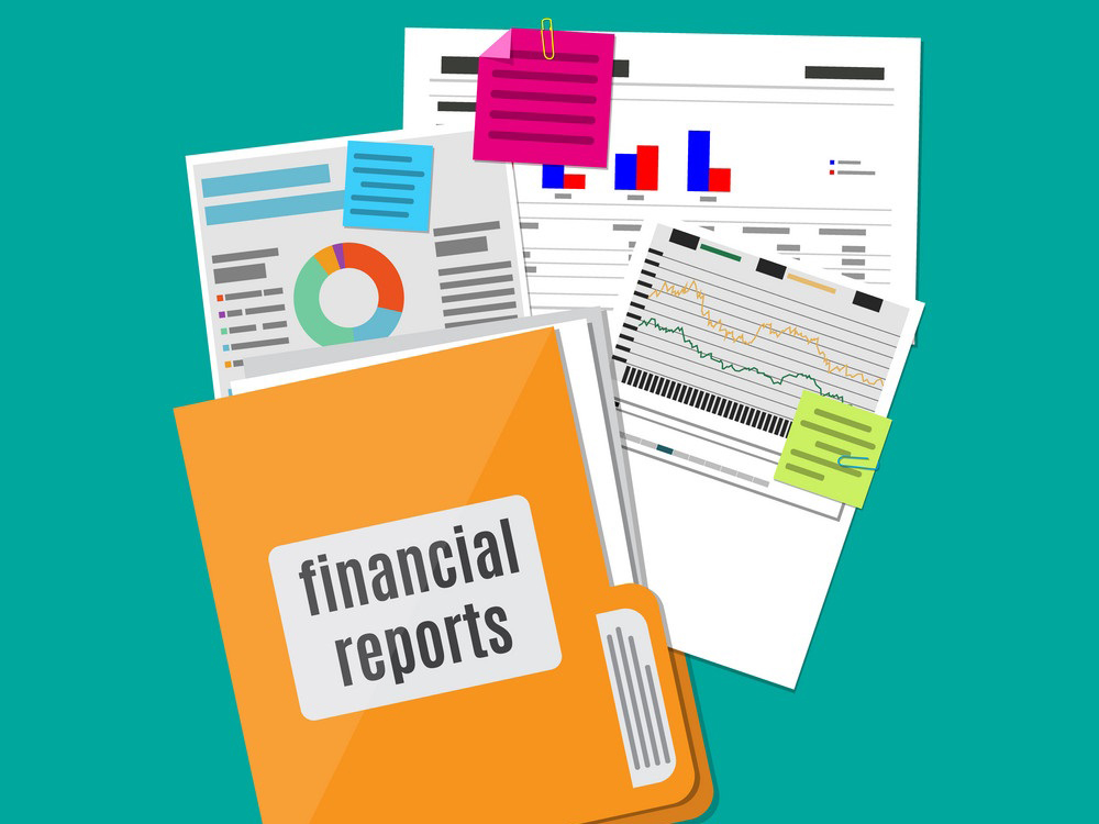 در صورت انحراف الزامی از رعایت یکی از الزامات استانداردهای حسابداری چه مواردی باید افشا شود؟